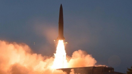 北朝鮮が、多目的用超大型放射砲・ロケット砲を発射