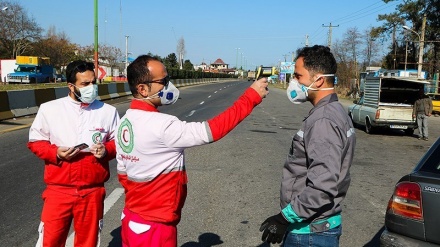 Pengguna Jalan Menuju Gilan Diperiksa Suhu Badannya (1) 