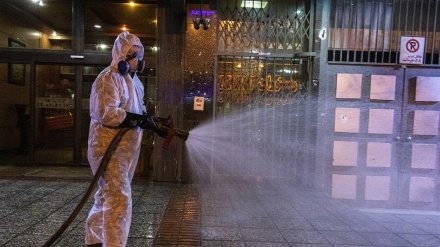 Video : Penyemprotan Fasilitas Publik dengan Disinfektan di Iran