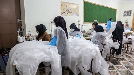 Produksi Masker dan Baju Pelindung di Sanandaj (2)