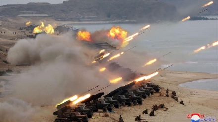 Kim Jong-un monitorea ejercicio de artillería de largo alcance
