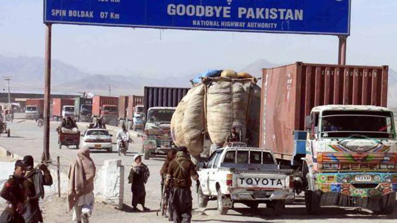 ورود خودروهای حامل کالاهای پاکستانی به افغانستان از اسپین بولدک