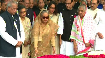 মুজিববর্ষের উদযাপন শুরু: বঙ্গবন্ধুর প্রতিকৃতি ও সমাধিতে প্রধানমন্ত্রীর শ্রদ্ধা