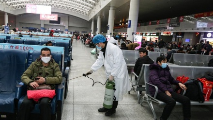 中国で入国者30人の新型コロナ感染確認、今週から国際航空便を制限