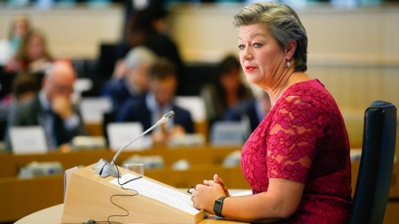 Bashkimi Evropian paralajmëron Greqinë në lidhje me gjendjen e refugjatëve