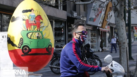 Fotos: En vísperas de Noruz, iraníes decoran Teherán con huevos pintados