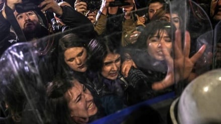 İstanbul'da kadınlara polis müdahalesi!