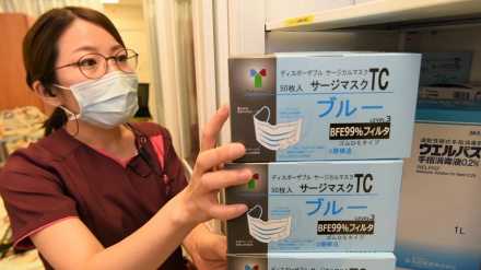 日本で、新型肺炎蔓延により商店から衛生用品が完売、品切れ (動画)