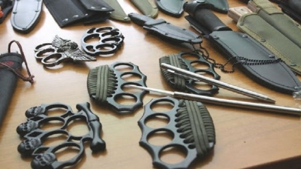 Ўзбекистонда ўзи билан совуқ қурол олиб юрувчи шахсларга жазо турлари белгиланди