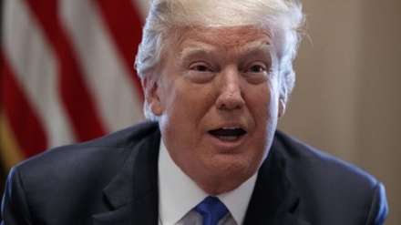 米大統領が、国内での新型肺炎拡大に苦しい言い訳