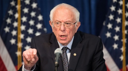 Bernie Sanders si ritira dalle primarie dei Dem