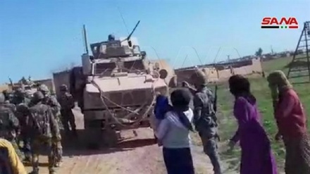 Syrian army, residents block US military convoy in Hasakah, force it to move back