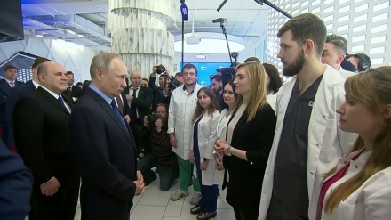 Путин: нужно сделать все для защиты волонтеров, которые помогают людям с коронавирусом