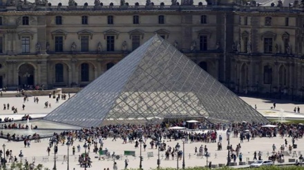 Video: El museo del Louvre permanece cerrado debido al covid-19