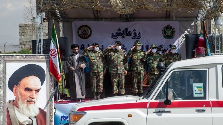 করোনাভাইরাস মোকাবেলায় সামরিক মহড়া শুরু করেছে ইরান