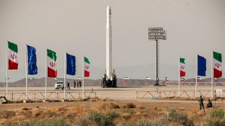 Satelit Militer Pertama Iran Sukses Mengorbit Bumi