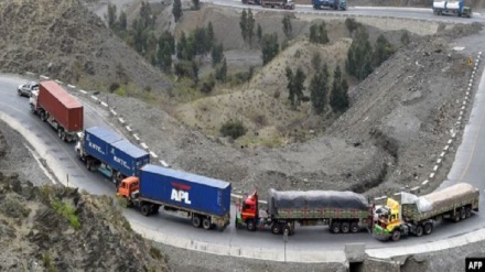 پاکستان و افغانستان برای تردد کامیون های تجاری به توافق رسیدند