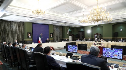 Ruhani: Korona salgınına karşı yeni tedbirler uygulanacak