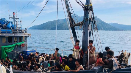 UNHCR voices concern for Rohingya refugees on boats amid coronavirus emergency