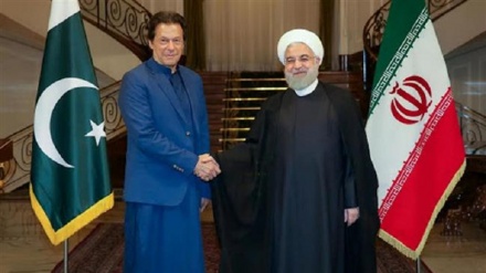 Rouhani, Imran Khan call for more trade ties as Pakistan PM blasts US sanctions on Iran