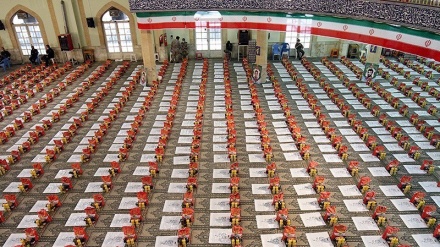 Bantuan Sembako Senilai 22,6 Miliar Rial di Hamedan (2)