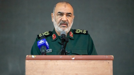 イラン革命防衛隊総司令官、「米の超大国としての証は凋落しつつある」