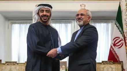 イラン外相がＵＡＥ外相と電話会談、地域情勢や新型コロナが議題