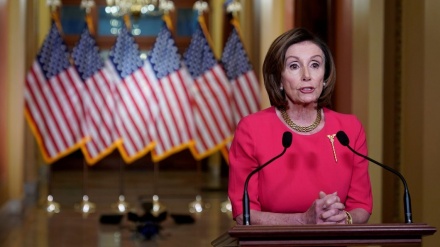 米下院議長、「トランプ大統領はアメリカや世界の人々の生命を危険に陥れている」