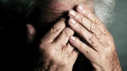 Svezia, giovani tossiscono volontariamente sugli anziani