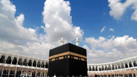 Video: La primera visita de Kaaba en La Meca tras brote de COVID-19