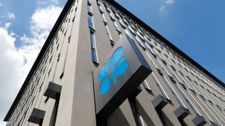 ＯＰＥＣプラス、日量970万バレルの減産で最終合意