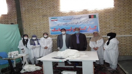 بازدید وابسته فرهنگی ایران در هرات از خط تولید ماسک توسط کارآفرینان