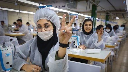 Cegah COVID-19, Pabrik ini Fokus Produksi Masker (3)