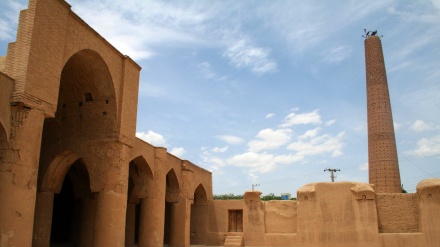 Le meraviglie sconosciute dell’Iran (5): la Moschea Tarikhaneh di Damghan