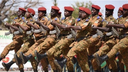 Burkina: pied de nez de l'armée à Barkhane