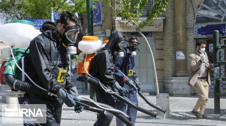 Opérations de désinfection dans les rues de Téhéran
