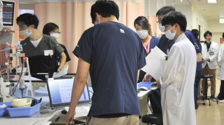 日本で医療「崩壊」の危機、　新型ウイルス感染者急増で医師たちが警告