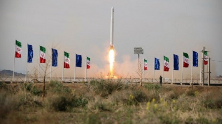 イラン革命防衛隊宇宙部隊司令官、「軌道に乗ったヌール衛星が信号を発信」