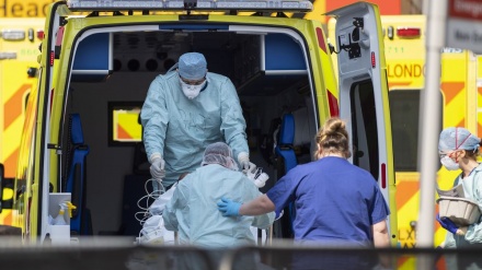 英､新型コロナウイルス対応の一部に遅れ　専門家｢死者4万人覚悟も｣