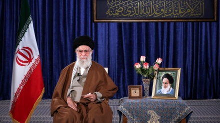 Leader: Entire world feeling dire need of redeemer (2)