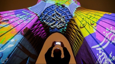 Fotos: Torre Azadi de Teherán se ilumina por natalicio del Imam Mahdi