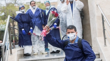 Begini Cara Militer Iran Menghibur Tim Medis (1)