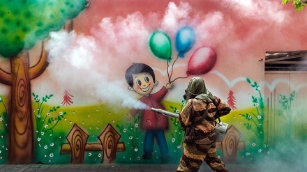 সেনাবাহিনী দিবসে ইরানের সেনাবাহিনীর ভিন্নমাত্রার ‘স্বাস্থ্য-কুচকাওয়াজ’ 