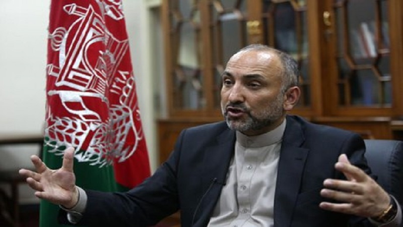 انتقاد حنیف اتمر از فقدان اجماع بین المللی در افغانستان برای تحقق صلح 