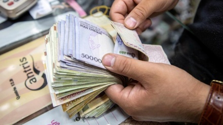 Sah, Mata Uang Iran Diubah dari Riyal ke Toman