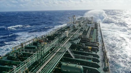 Video+Fotos: Tanquero iraní Forest llegó al puerto de la refinería de Punta Cardón