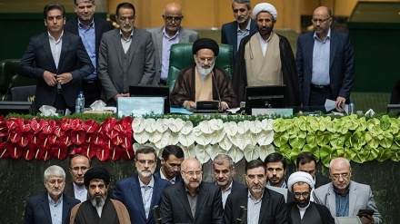 Sidang Terbuka Kedua Parlemen Iran Periode ke-11