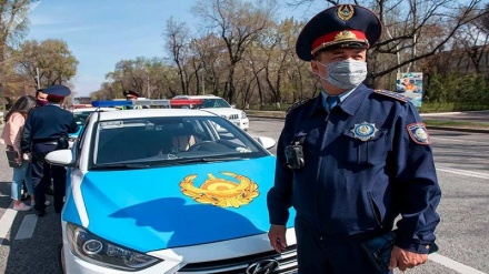 Карантина қоидаларини бузган шахс, қозоқ полициясининг умрига зомин бўлди