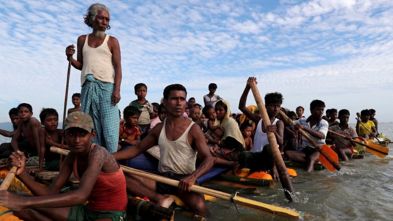 罗兴亚难民被转移到孟加拉国的一个岛屿