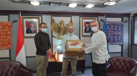 KBRI Tehran Distribusikan Paket Logistik untuk WNI di Iran